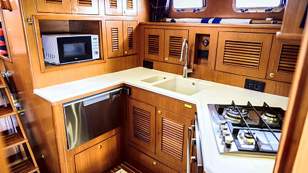 Моторная яхта Trader 535 Signature